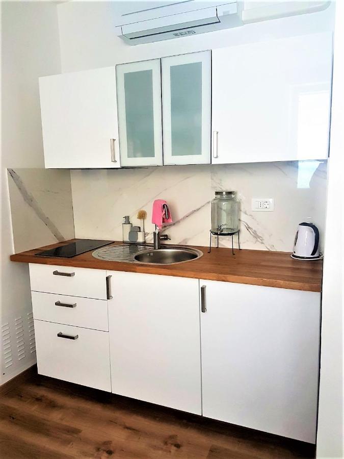 Apartma Soncek อิซอลา ภายนอก รูปภาพ